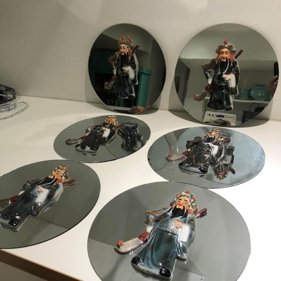 Vintage Set of 6 Asian Fighter Mirror Wall Plates - Picture 3 of 3